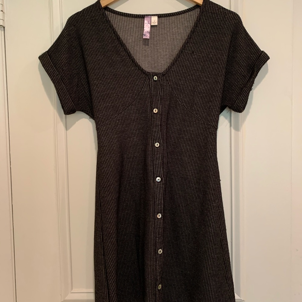 Francesca’s grey smock dress size small